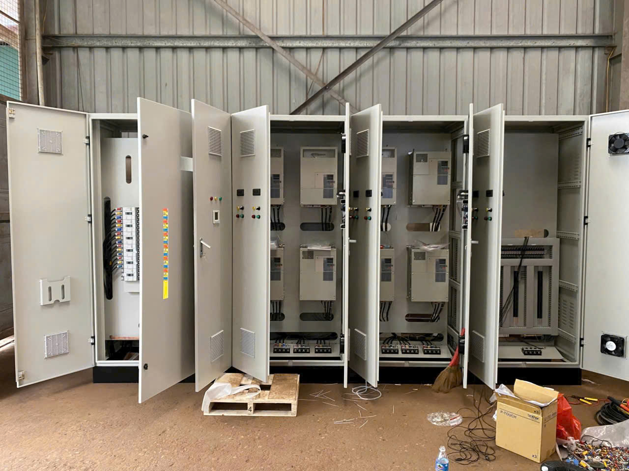 HỆ THỐNG TỦ ĐIỆN ĐIỀU KHIỂN TRONG CÔNG NGHIỆP